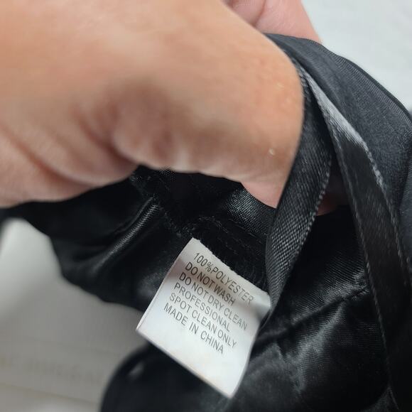 Mac Duggal 68113 black plunge faux ostrich feather A-line gown Size 4 Formal - Picture 13 of 15